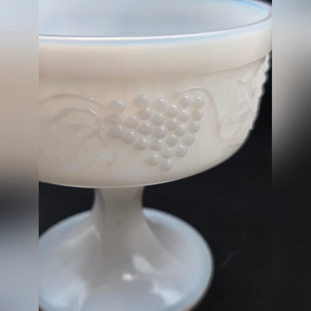 VTG‎ Anchor Hocking Milk Glass Harvest Grape & Leaves Set/2 Footed Dessert Bowls